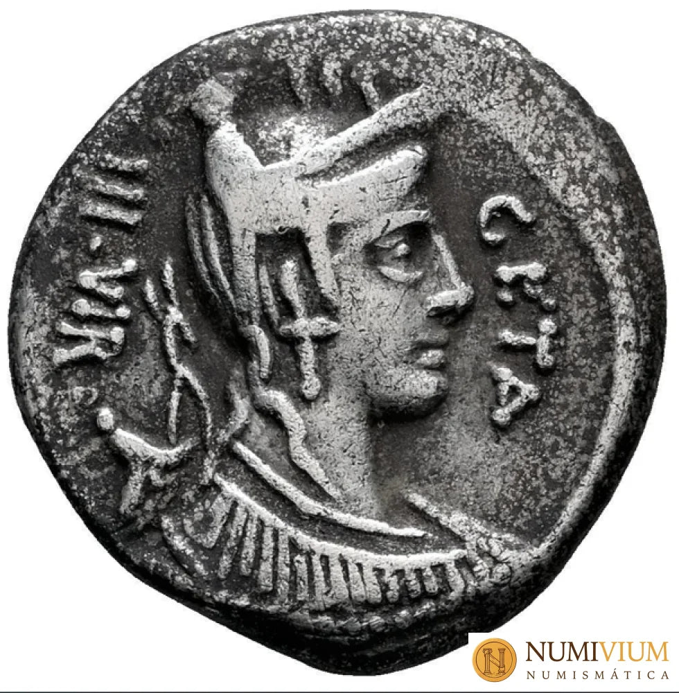 GENS HOSIDIA. C. Hosidius C.f. Geta. Denario. 68 a.C. Sur de Italia.